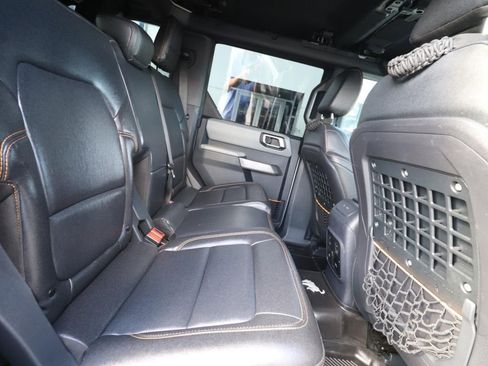 Used 2022 Ford Bronco Badlands w/ Sasquatch Package image 24