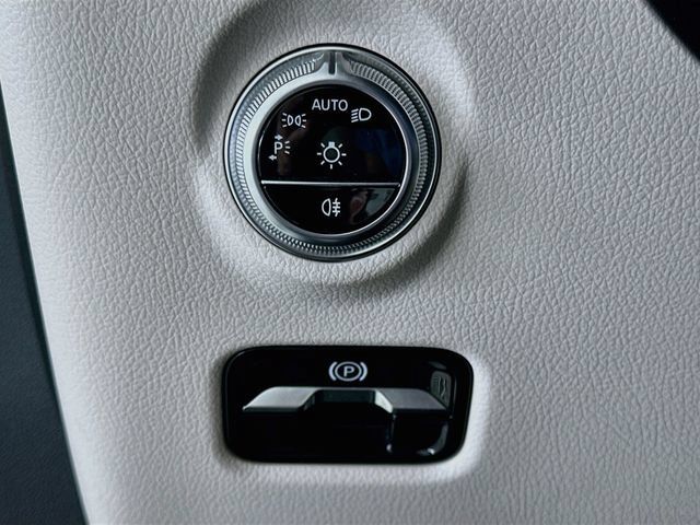 Certified 2024 Mercedes-Benz C 300 Sedan image 10