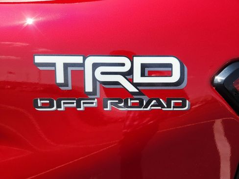 Used 2025 Toyota Tacoma TRD Off-Road AWD/4WD image 10