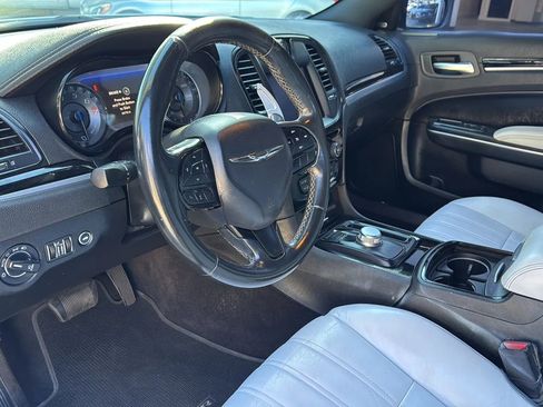 Used 2018 Chrysler 300 S image 12