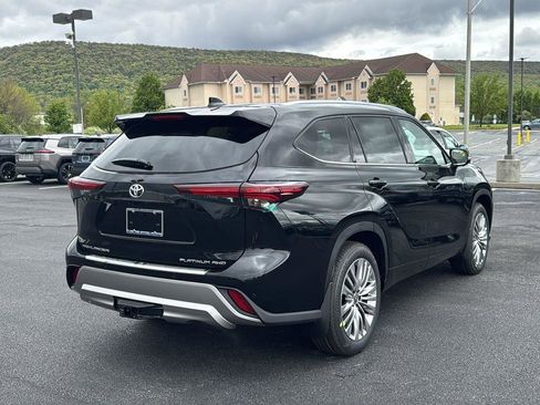 New 2026 Toyota Highlander Platinum AWD/4WD image 5