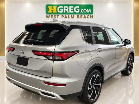 Used 2024 Mitsubishi Outlander SE Black Edition FWD image 6