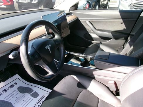 Used 2018 Tesla Model 3 Mid Range image 13