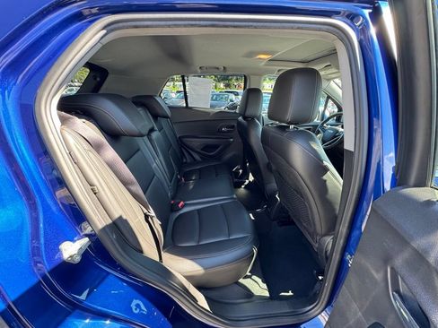 Used 2017 Chevrolet Trax Premier w/ Driver Confidence II Package AWD/4WD image 21