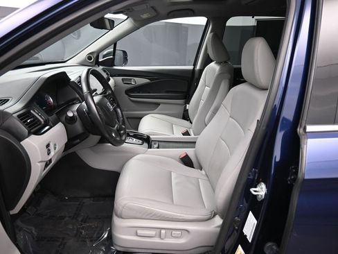 Certified 2022 Honda Pilot Touring image 19