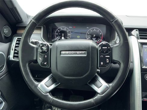 Used 2020 Land Rover Discovery HSE image 18
