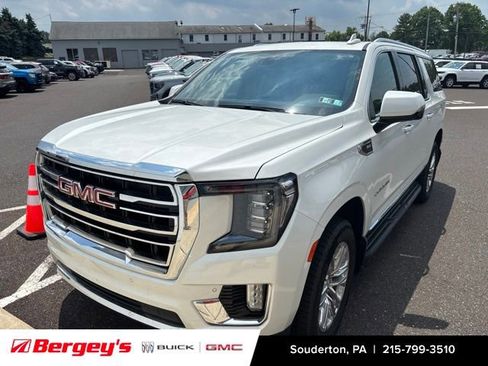 Used 2022 GMC Yukon XL SLT w/ SLT Premium Package AWD/4WD image 5