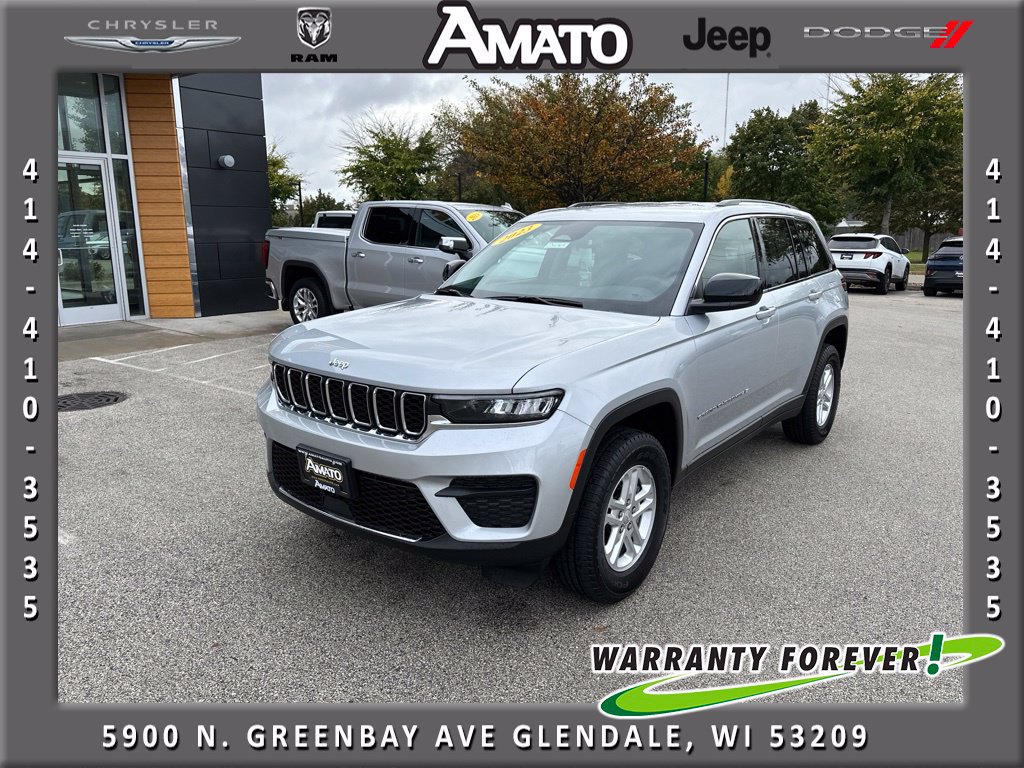 Used 2023 Jeep Grand Cherokee Laredo AWD/4WD image 1