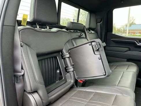 Used 2023 Chevrolet Silverado 1500 High Country w/ High Country Premium Package AWD/4WD image 14