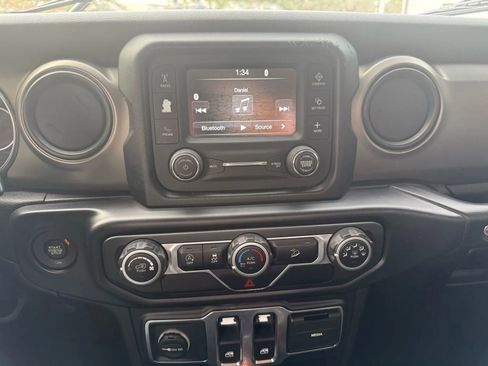 Used 2019 Jeep Wrangler Sport image 17