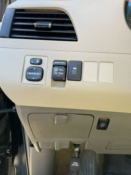 Used 2011 Toyota Sienna XLE FWD image 20