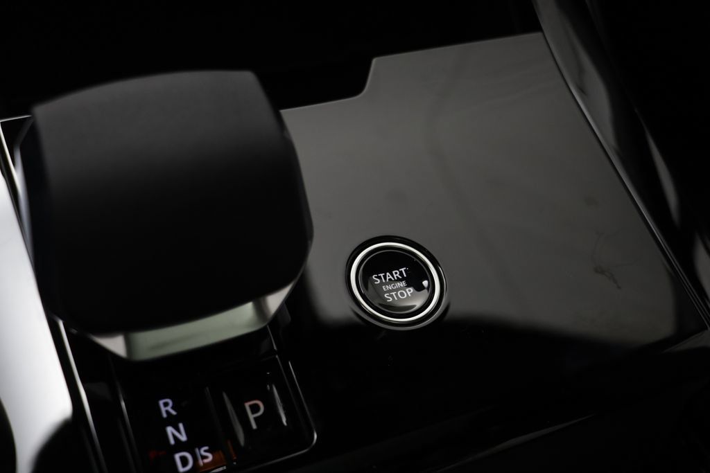 New 2026 Land Rover Range Rover Sport Dynamic SE AWD/4WD image 13