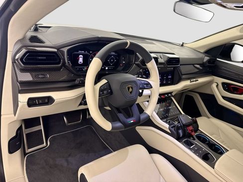 Used 2025 Lamborghini Urus SE AWD/4WD image 9