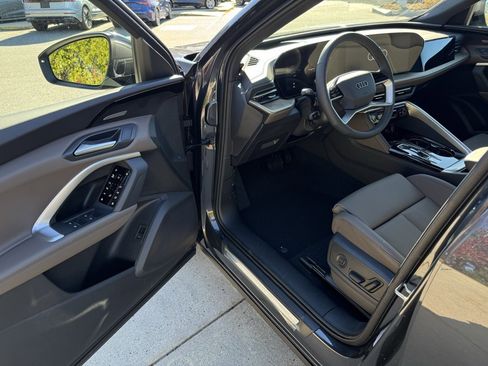 New 2025 Audi Q5 2.0T Premium Plus image 16