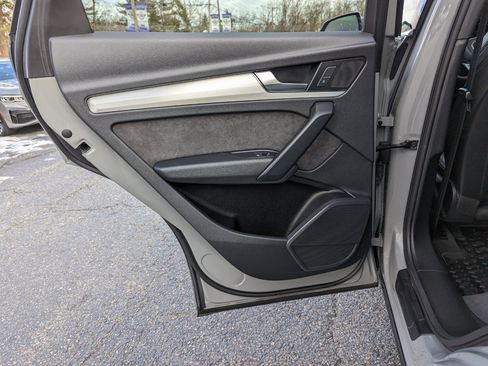 Used 2019 Audi SQ5 Premium image 38