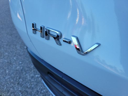 Used 2023 Honda HR-V Sport image 9