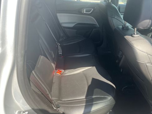 Used 2025 Jeep Compass Limited AWD/4WD image 39