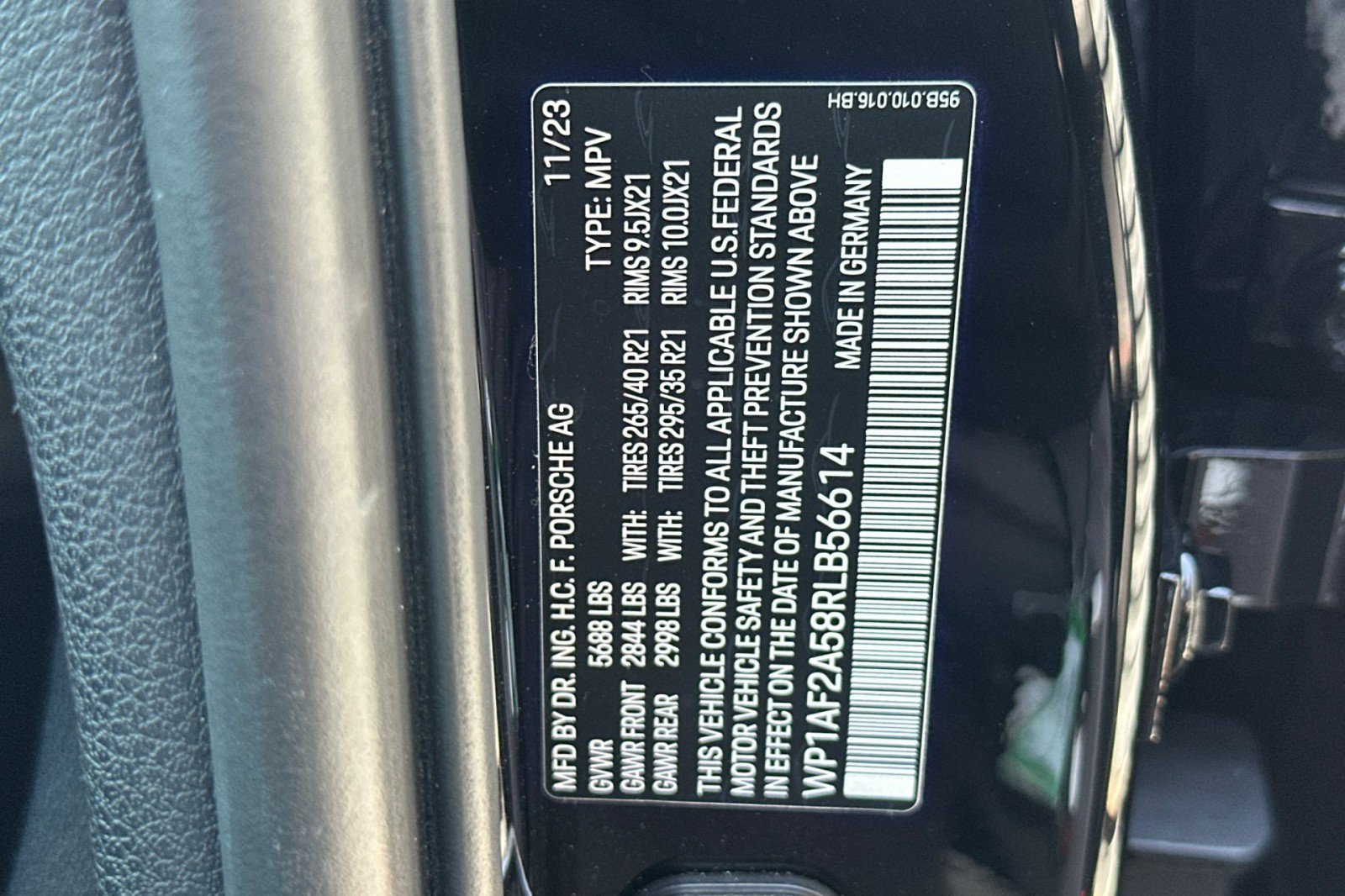 Certified 2024 Porsche Macan GTS AWD/4WD image 29