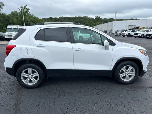 Used 2020 Chevrolet Trax LT FWD image 4