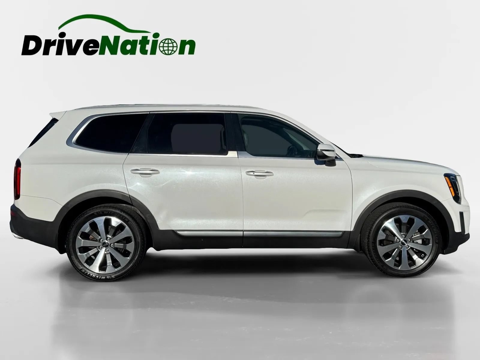 Used 2020 Kia Telluride S w/ S 8 Passenger Seating Package AWD/4WD image 4