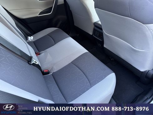 Used 2019 Toyota RAV4 XLE image 14
