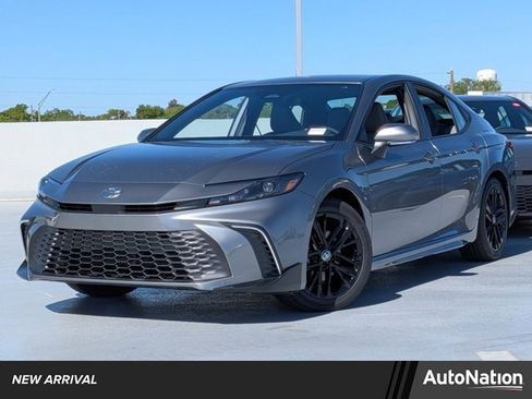 New 2026 Toyota Camry SE image 1