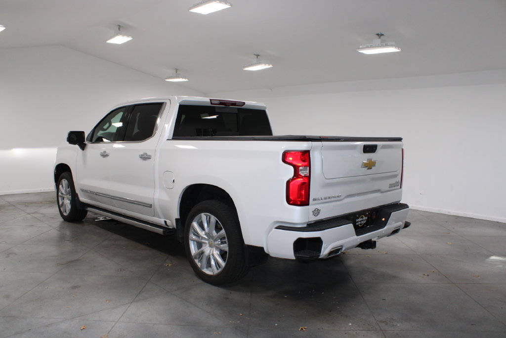 Used 2024 Chevrolet Silverado 1500 High Country AWD/4WD image 7