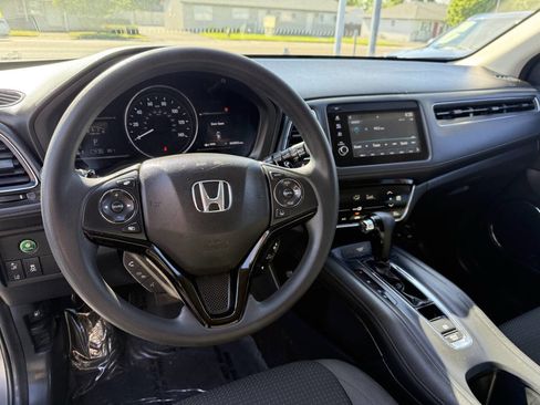 Used 2021 Honda HR-V EX image 11