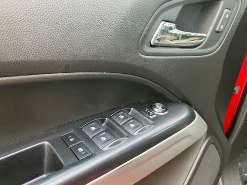 Used 2021 Chevrolet Colorado LT w/ LT Convenience Package AWD/4WD image 10