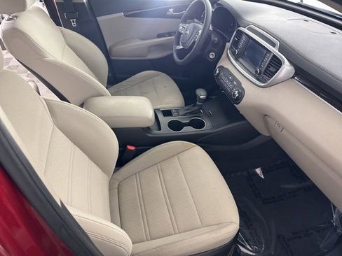 Used 2020 Kia Sorento LX FWD image 23