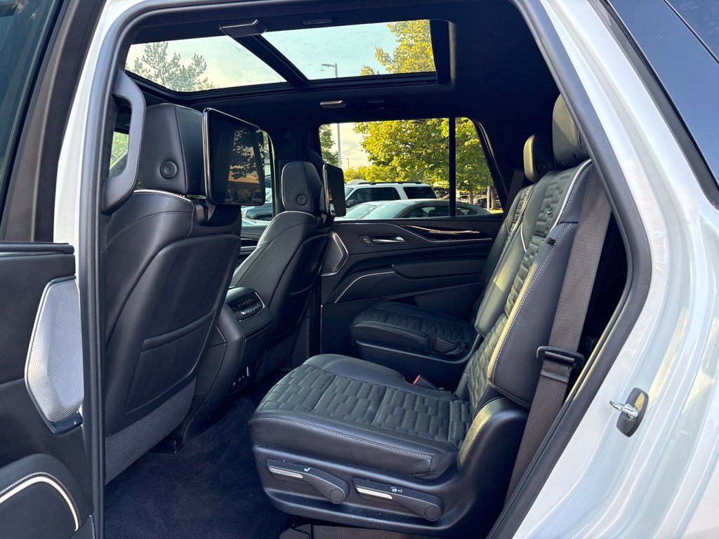 Used 2024 Cadillac Escalade V w/ LPO, ONYX Package AWD/4WD image 19
