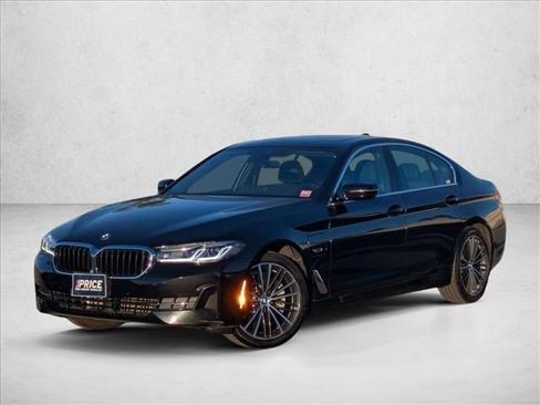 Certified 2023 BMW 530e w/ Premium Package image 1