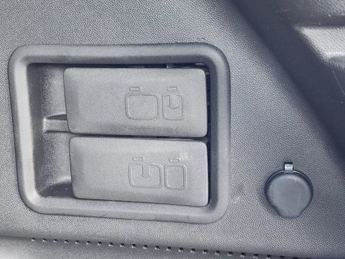 Certified 2019 Chevrolet Equinox Premier FWD image 16