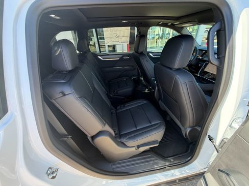 New 2026 GMC Acadia Elevation w/ Black Edition AWD/4WD image 32