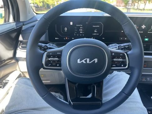 New 2026 Kia Carnival SX w/ SX Dark Edition Package FWD image 42