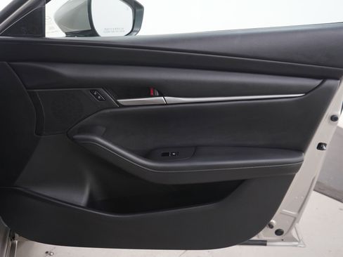 Used 2023 MAZDA MAZDA3 s FWD image 9