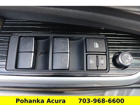 Used 2025 Toyota Sienna XLE Woodland Edition image 24