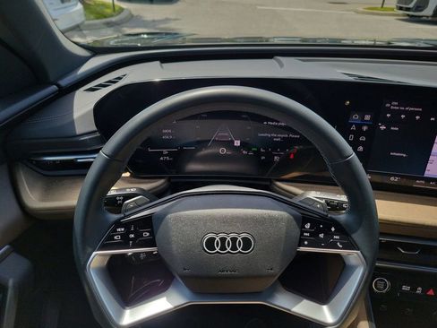 Certified 2025 Audi Q5 Premium w/ Convenience Package AWD/4WD image 8