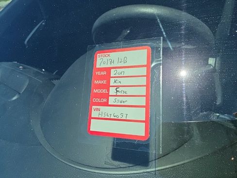 Used 2017 Kia Forte LX FWD image 10