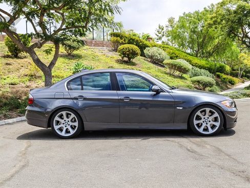 Used 2006 BMW 330i Sedan RWD image 6