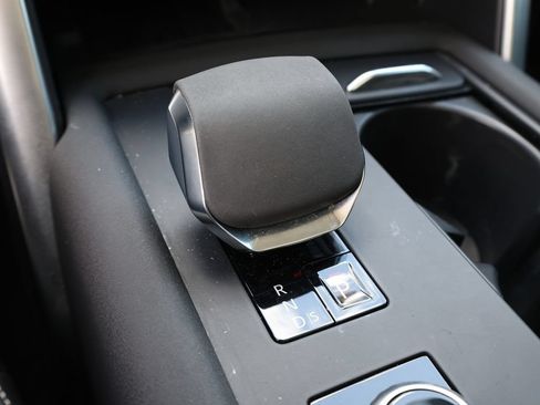 Used 2024 Land Rover Discovery S AWD/4WD image 30