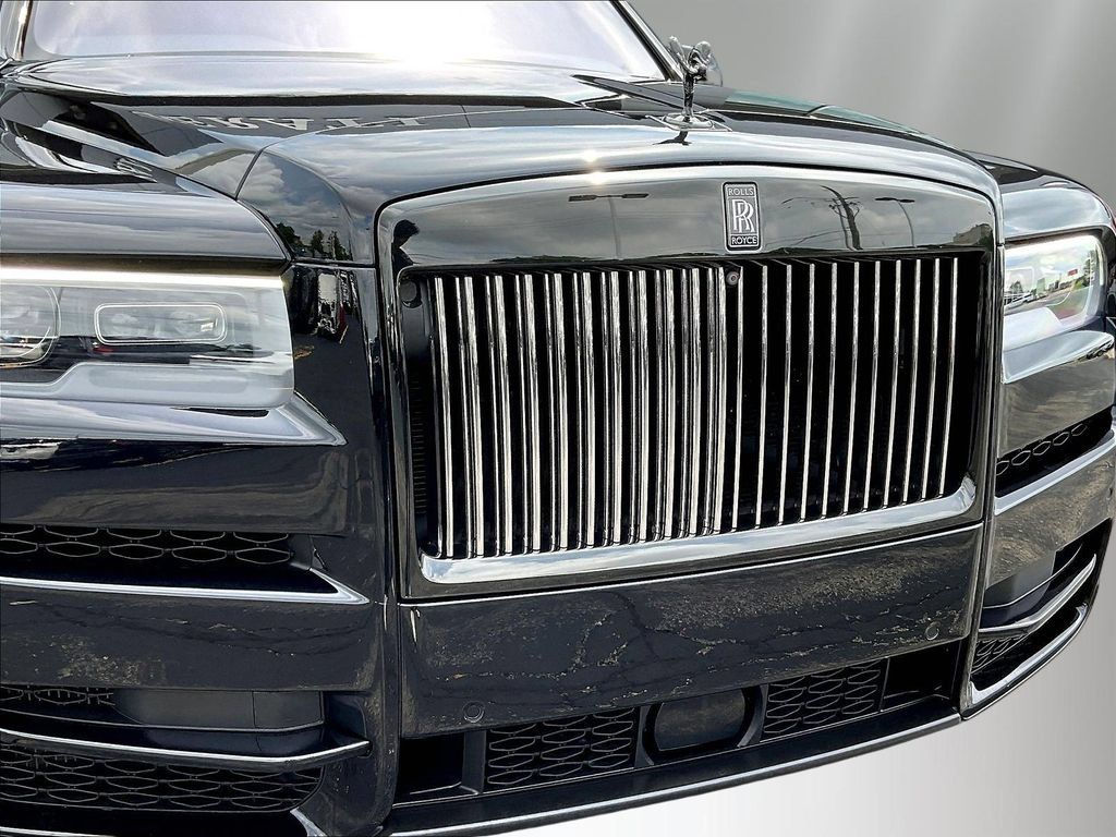 Used 2020 Rolls-Royce Cullinan Black Badge AWD/4WD image 31