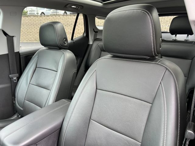 Used 2023 GMC Terrain SLT w/ Infotainment Package II AWD/4WD image 12