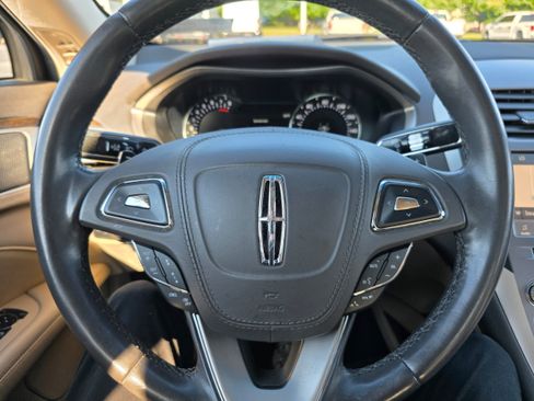Used 2019 Lincoln MKZ Reserve AWD/4WD image 14