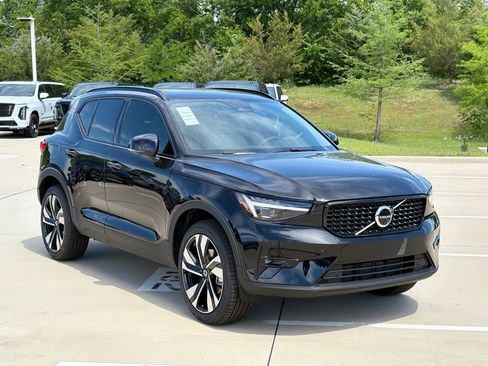 New 2026 Volvo XC40 B5 Ultra w/ Climate Package image 4