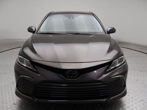Used 2023 Toyota Camry LE image 5