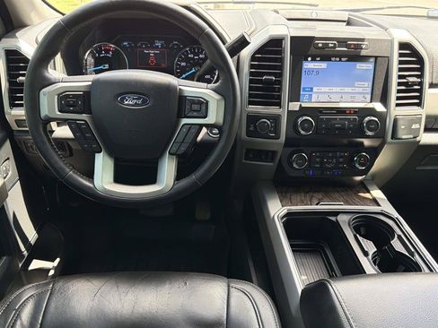 Used 2019 Ford F250 Lariat w/ Lariat Ultimate Package AWD/4WD image 16