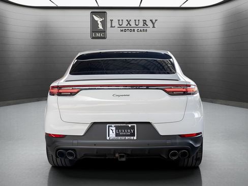Used 2021 Porsche Cayenne Coupe w/ Premium Package AWD/4WD image 7