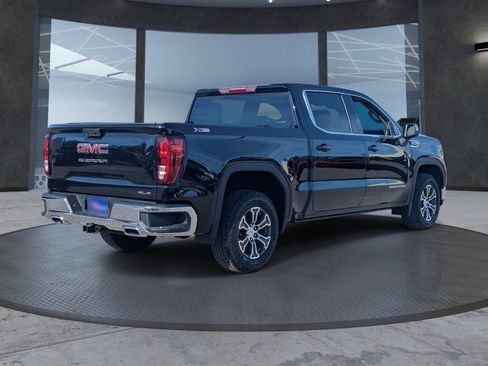 Used 2025 GMC Sierra 1500 SLE image 6