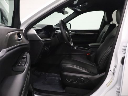 New 2026 Jeep Grand Cherokee Altitude AWD/4WD image 11
